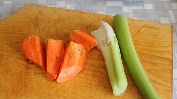 рыбный суп уха из карася