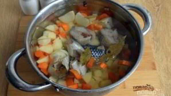 уха в хлебном горшочке