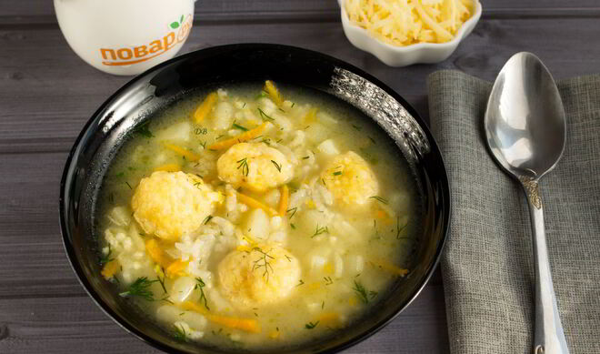 Венгерский суп с сырными клецками