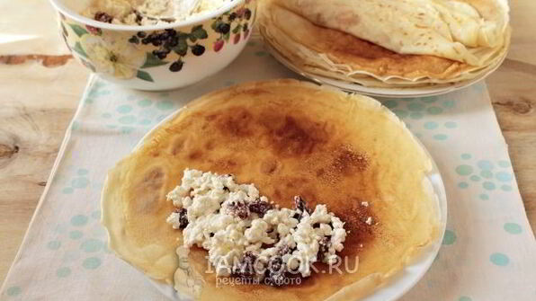 блинчики с творогом и изюмом