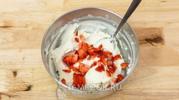 блинчики с творогом и клубникой