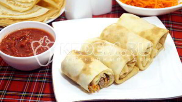 блины с фаршем и морковью по-корейски