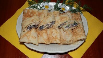 Блины с грибами и сыром