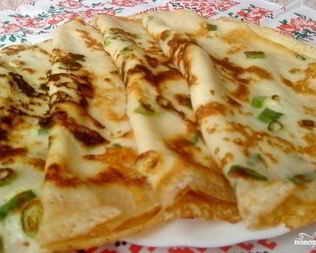 Блины с зеленым луком