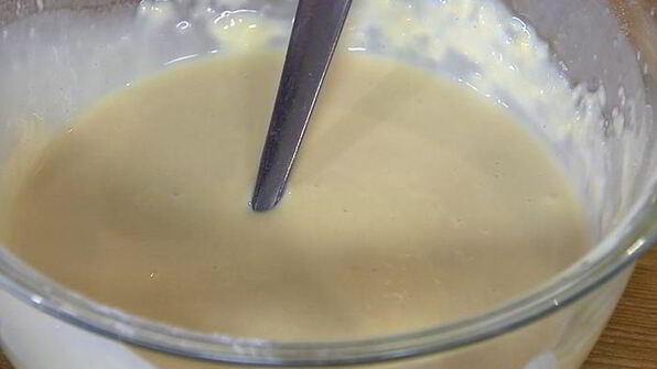 творожные блинчики с малиновым соусом