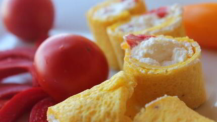 Яичные блинчики с творожной начинкой