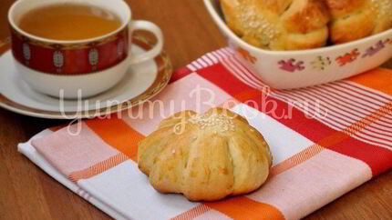 Булочки с курагой и изюмом