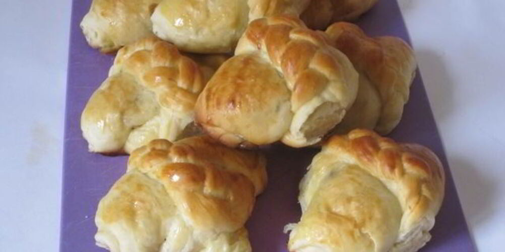 Рецепт булочек с начинкой из чернослива и яблок