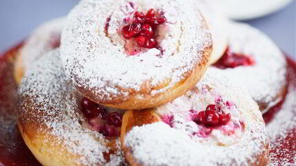 Карельские булочки с брусникой и ржаными хлопьями Nordic