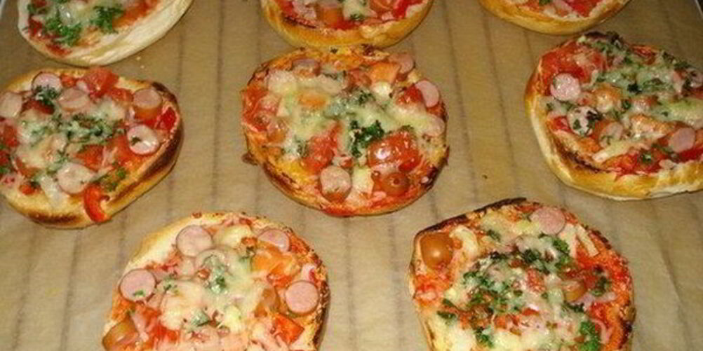 Рецепт очень быстрых булочек-пицц к завтраку