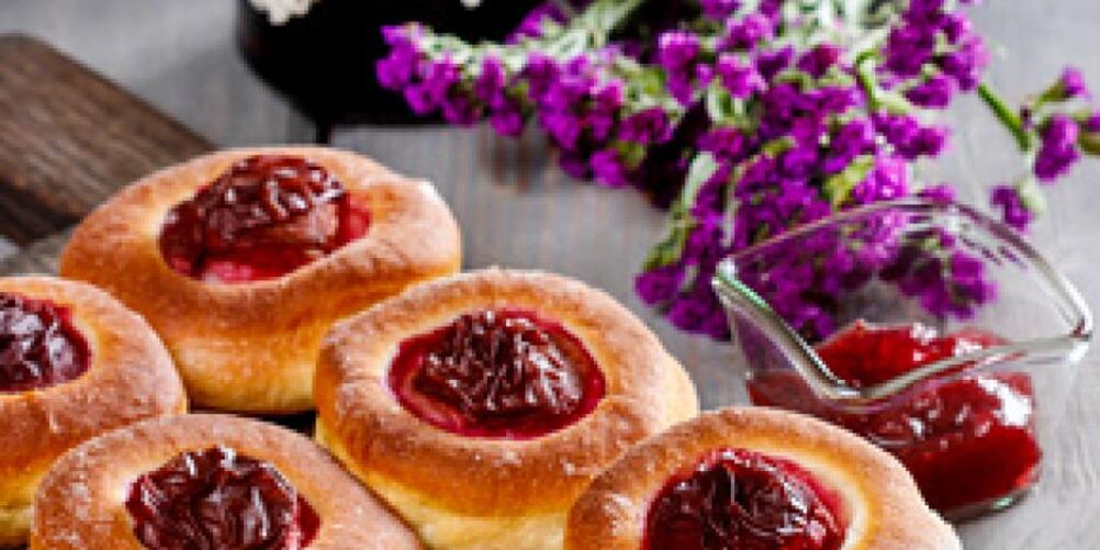 Рецепт плюшек со сливовым джемом