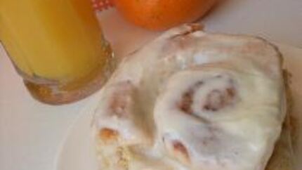 Постные апельсиновые булочки с кардамоном