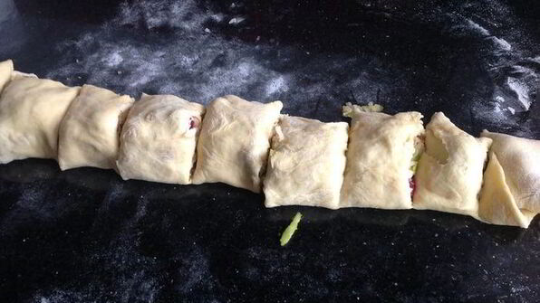 постные яблочные булочки с клюквой