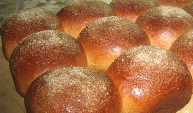 Сдобные булочки с сахаром