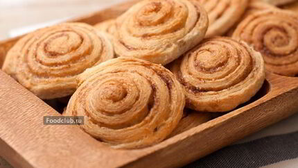 Слоеные булочки с корицей