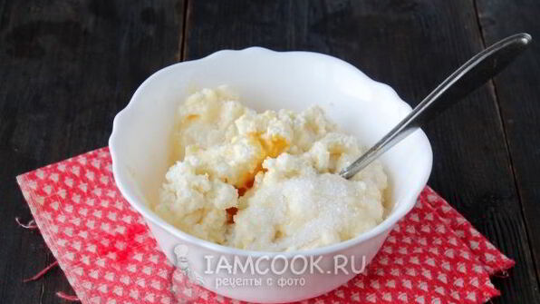 ватрушки из слоеного теста с творогом