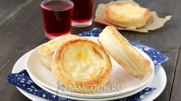 ватрушки из слоеного теста с творогом