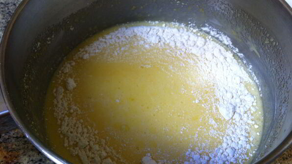 ватрушки из слоеного теста с заварным кремом