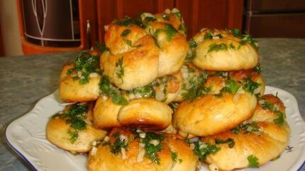Закусочные булочки с чесноком