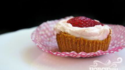 Мини-чизкейки с клубникой