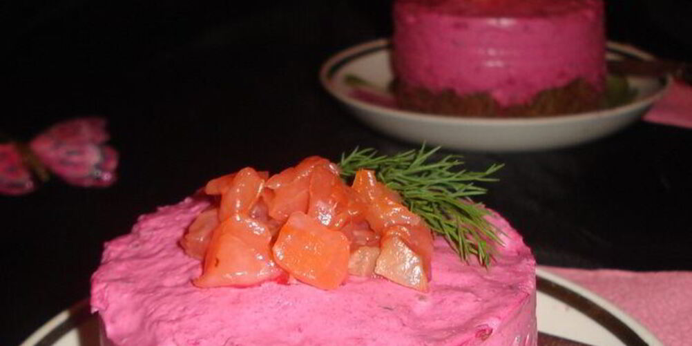 Рецепт свекольного чизкейка с форелью