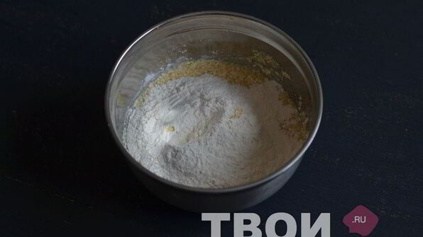 кекс с курагой и апельсиновой цедрой