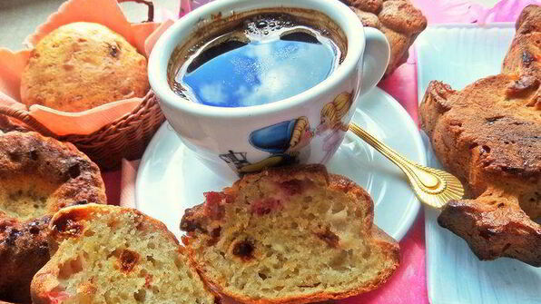 кексы с ягодами и грушей на творожном тесте