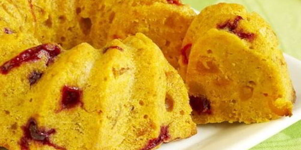 Рецепт овсяного кекса с клюквой и курагой