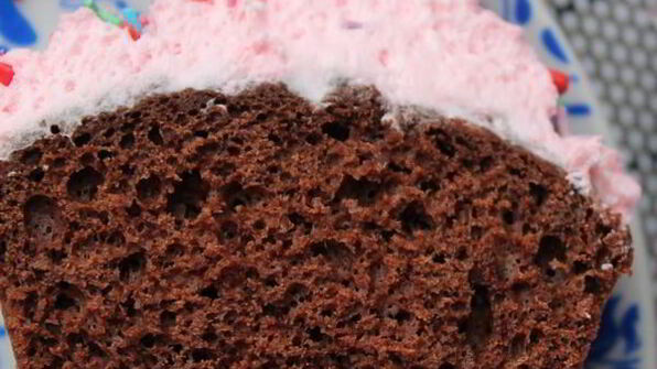 шоколадные капкейки со взбитыми сливками