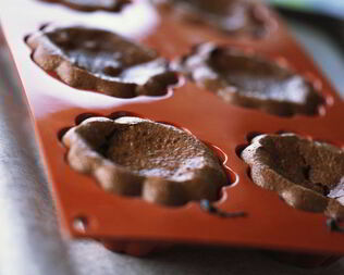 Выпечка кексов в формах