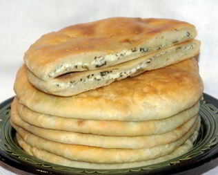 Хачапури из домашнего слоеного теста