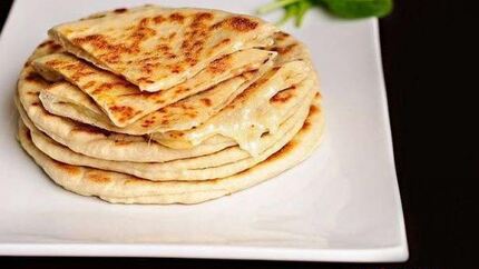 Хачапури с творогом и сыром