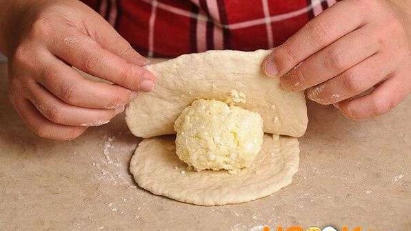 хачапури с творогом и сыром