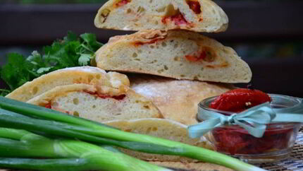 Чиабатта с вялеными помидорами