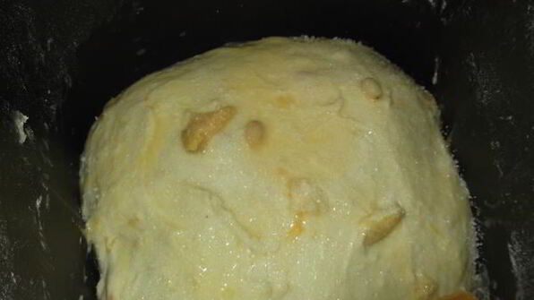 хлеб пшеничный с курагой