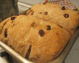 Коричный хлеб с изюмом
