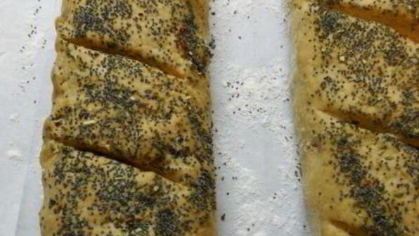 пшенично-ржаной батон с изюмом