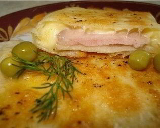 Аппетитные конвертики из лаваша с ветчиной