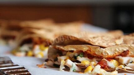 Кесадилья в духовке из лаваша