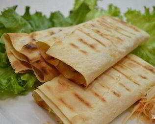 Конвертики из лаваша с курицей