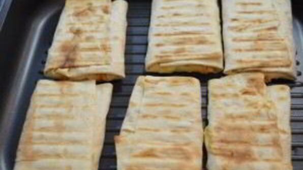 конвертики из лаваша с курицей