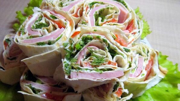 лаваш с колбасой и сыром