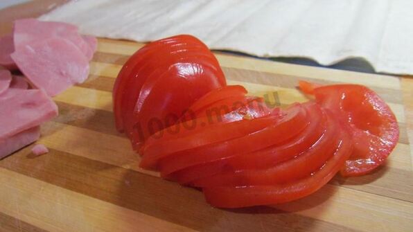 лаваш с колбасой и сыром