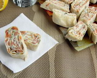 Лаваш с семгой и творожным сыром