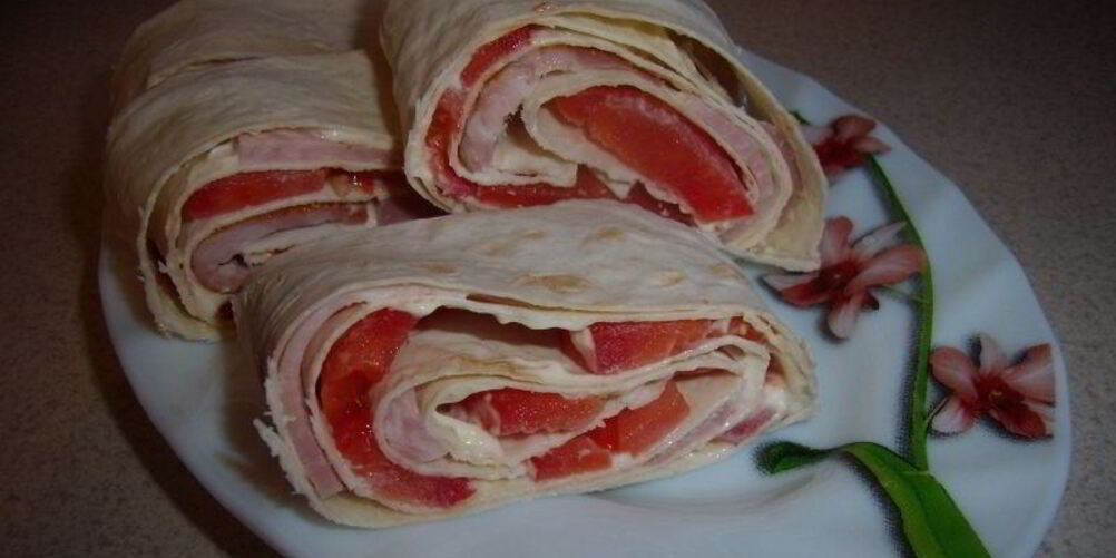 Рецепт лаваша с ветчиной и помидорами