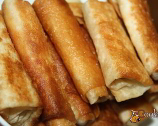 Рулеты из лаваша с полутвердым сыром Три ингредиента — отличный результат