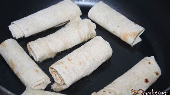 рулеты из лаваша с полутвердым сыром три ингредиента — отличный результат