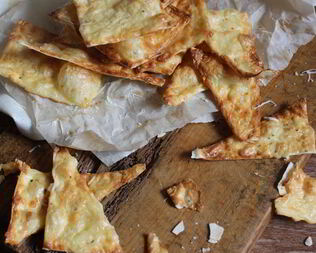 Сырные чипсы из лаваша