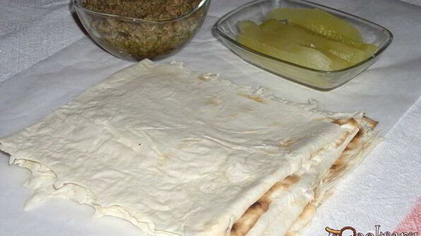 трубочки с мясной начинкой лавашони