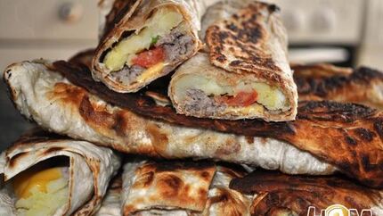 Жареный лаваш с картофелем и фаршем